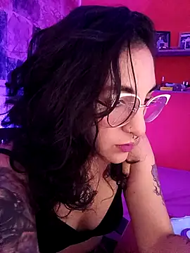 Snapshot of Melinerd chatting on 02/05/26, 05:28 Melinerd online show from 02/05/26, 05:28