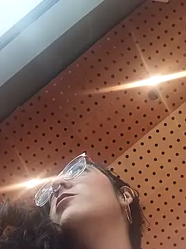 Melinerd online show from 04/08/26, 06:19