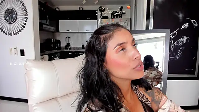 sofiasexhot online show from 03/11/25, 06:52