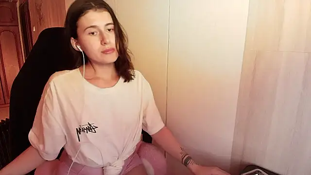 KristinaScott online show from 02/24/26, 04:05