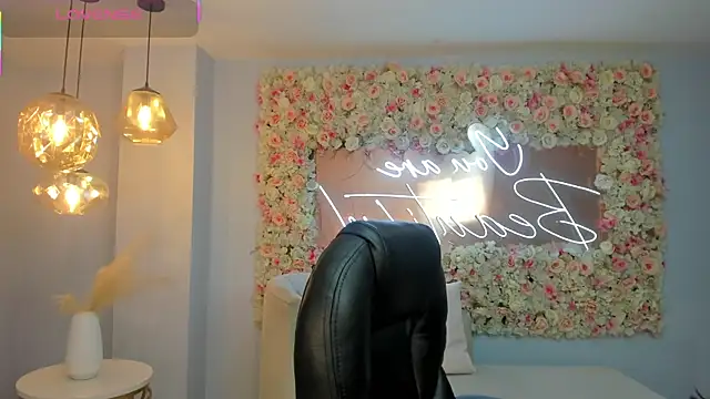 SophieLanne online show from 02/12/26, 04:18