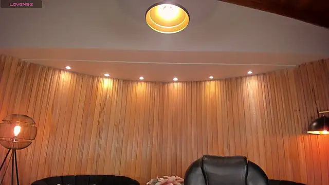 SophieLanne online show from 04/25/26, 05:10
