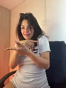 LaraDanverss online show from 07/02/26, 06:58