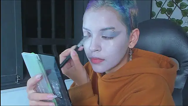 Snapshot of Anny_Kiitty chatting on 11/24/25, 04:01 Anny Kiitty online show from 11/24/25, 04:01