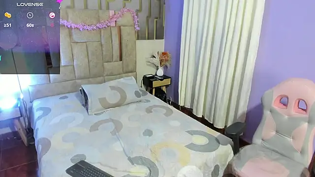 Snapshot of anisha_zambrano chatting on 11/20/25, 01:22 anisha zambrano online show from 11/20/25, 01:22