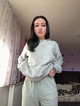 Snapshot of elenaalena chatting on 12/19/25, 10:55 elenaalena online show from 12/19/25, 10:55