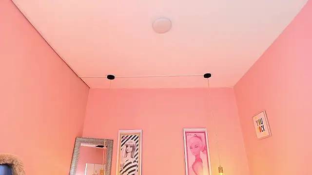 Snapshot of Milu_carbajal_x chatting on 02/06/26, 04:06 Milu carbajal x online show from 02/06/26, 04:06