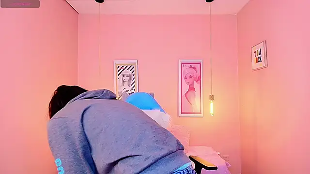 Snapshot of Milu_carbajal_x chatting on 02/15/26, 12:36 Milu carbajal x online show from 02/15/26, 12:36