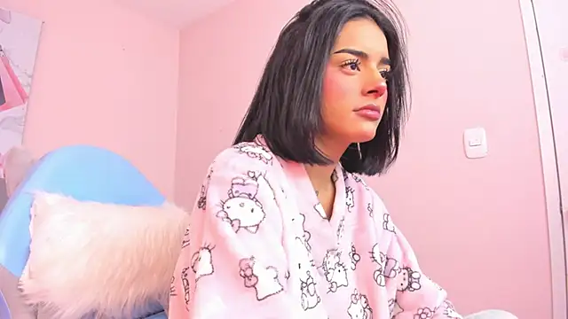 Snapshot of Milu_carbajal_x chatting on 02/28/26, 02:18 Milu carbajal x online show from 02/28/26, 02:18