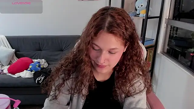 iam Nikki online show from 04/15/26, 02:40