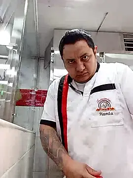 Snapshot of gordoju chatting on 12/20/25, 01:18 gordoju online show from 12/20/25, 01:18