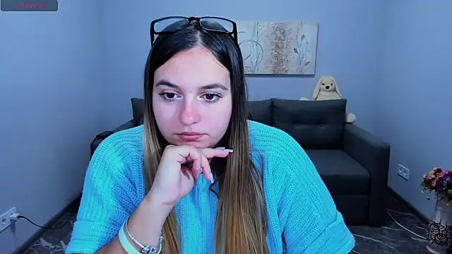 Snapshot of Maria_Bond chatting on 12/04/25, 06:44 Maria Bond online show from 12/04/25, 06:44