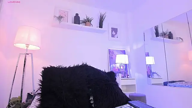 Miluu dh online show from 12/18/25, 02:34