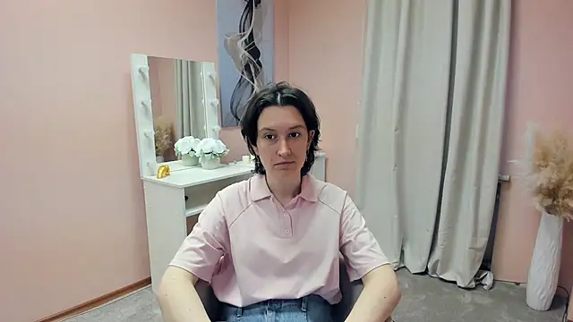 NenaBriand online show from 11/22/25, 08:02