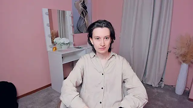 NenaBriand online show from 11/26/25, 07:31