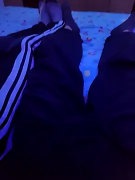 Snapshot of bnnzin chatting on 11/18/25, 11:48 bnnzin online show from 11/18/25, 11:48