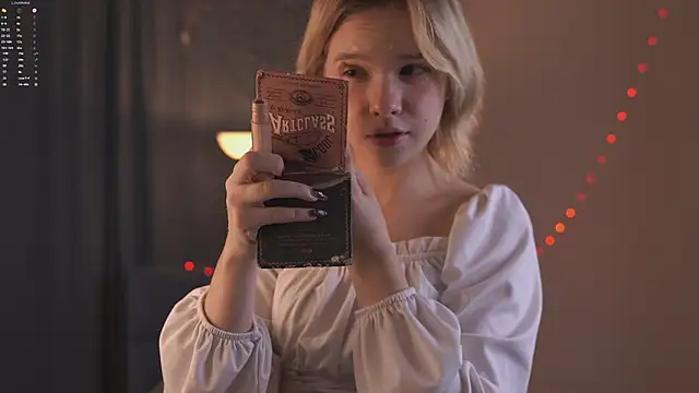 PhillisEsplin online show from 12/15/25, 07:29