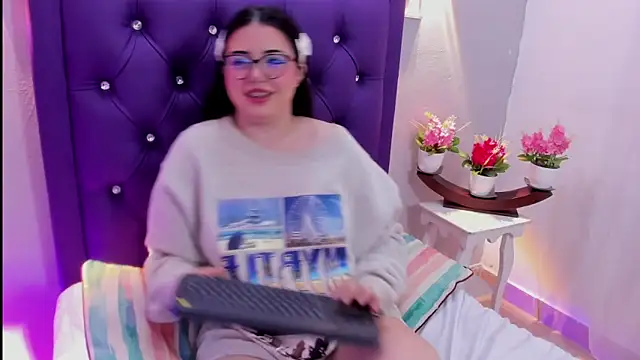 Violeta Morgan  online show from 12/01/25, 12:43