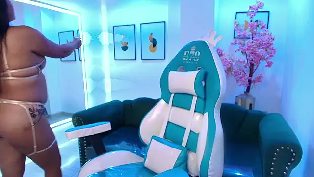 Gemma bellini online show from 03/11/26, 07:20