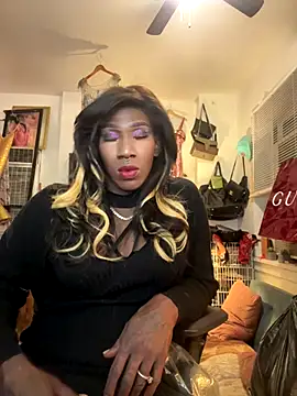 Snapshot of Motherbigbus chatting on 12/14/25, 12:54 Motherbigbus online show from 12/14/25, 12:54