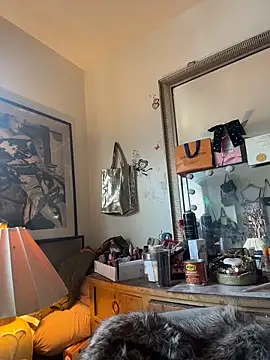 Motherbigbus online show from 12/19/25, 09:00