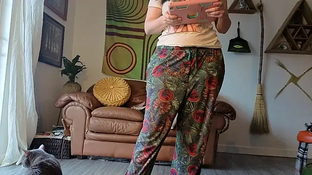 bruisedblossoms online show from 03/16/26, 06:01