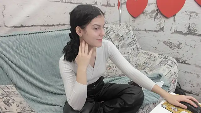 Lovely Audrey online show from 11/16/25, 02:06