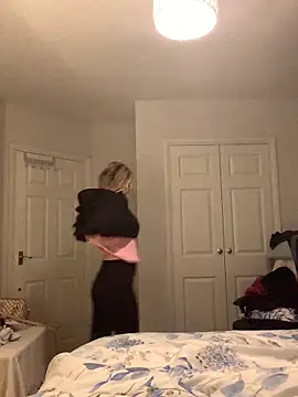 xoxohan11 online show from 11/25/25, 09:15