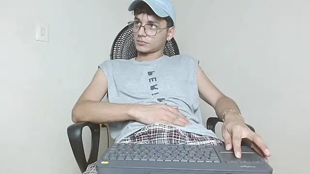 Snapshot of andrew_dann chatting on 11/20/25, 06:24 andrew dann online show from 11/20/25, 06:24