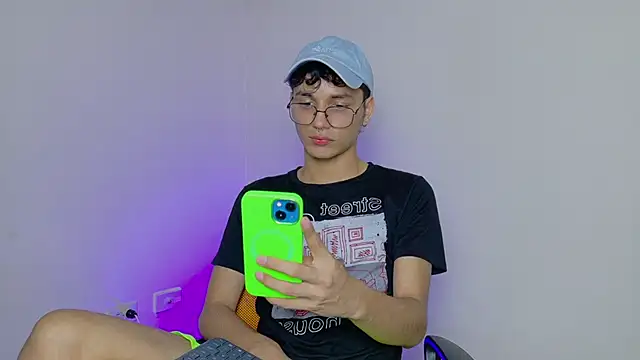 Snapshot of andrew_dann chatting on 11/28/25, 03:53 andrew dann online show from 11/28/25, 03:53