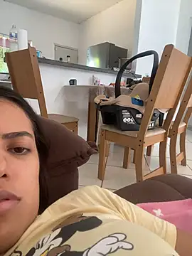 Lara o online show from 11/17/25, 10:43