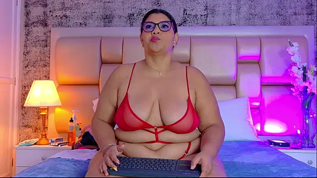 SelennaCooper online show from 04/15/26, 11:39