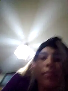 Snapshot of skinnyrox chatting on 11/30/25, 12:58 skinnyrox online show from 11/30/25, 12:58