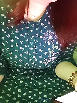 Snapshot of Virginass2000 chatting on 11/28/25, 08:55 Virginass2000 online show from 11/28/25, 08:55