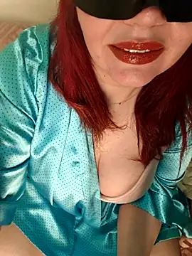 Snapshot of Virginass2000 chatting on 11/30/25, 05:50 Virginass2000 online show from 11/30/25, 05:50