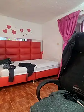 Scarlet curly online show from 11/24/25, 09:09