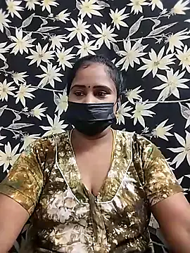 Snapshot of Tamil_devagi chatting on 12/18/25, 04:29 Tamil devagi online show from 12/18/25, 04:29