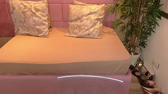 SpicyCarlaXX online show from 03/13/26, 08:04