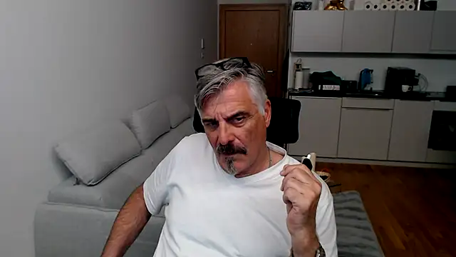 Buidapest online show from 01/17/26, 11:08