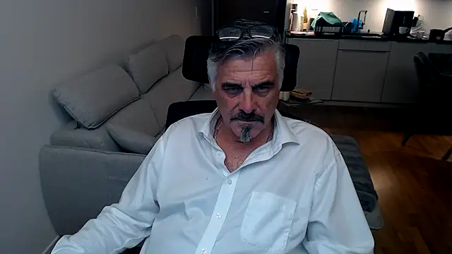 Buidapest online show from 02/05/26, 12:48