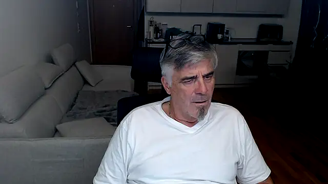 Buidapest online show from 03/15/26, 09:21