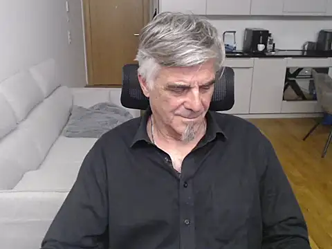 Buidapest online show from 04/14/26, 12:49