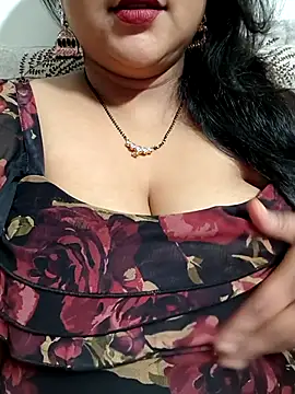 Winter XOXO online show from 11/18/25, 06:45