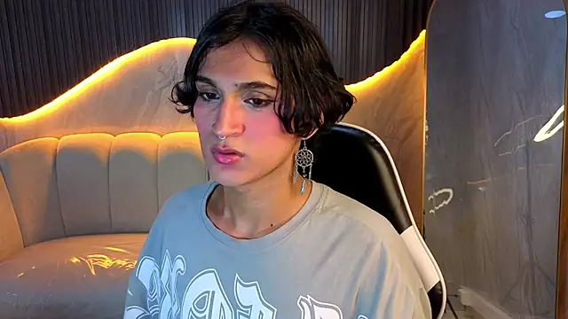 zoe tp online show from 12/21/25, 01:02