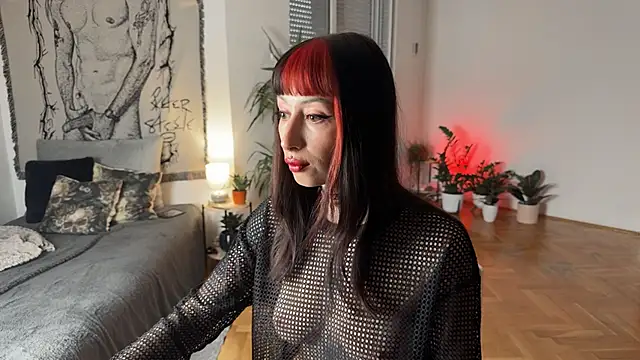 Snapshot of inked_witch chatting on 09/28/25, 04:01 inked witch online show from 09/28/25, 04:01