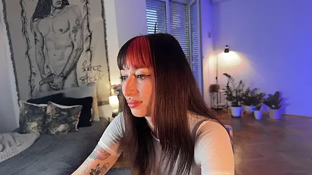 Snapshot of inked_witch chatting on 10/20/25, 01:44 inked witch online show from 10/20/25, 01:44