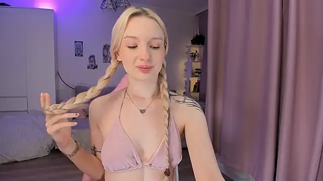 Tiffany Paw online show from 03/08/26, 03:21