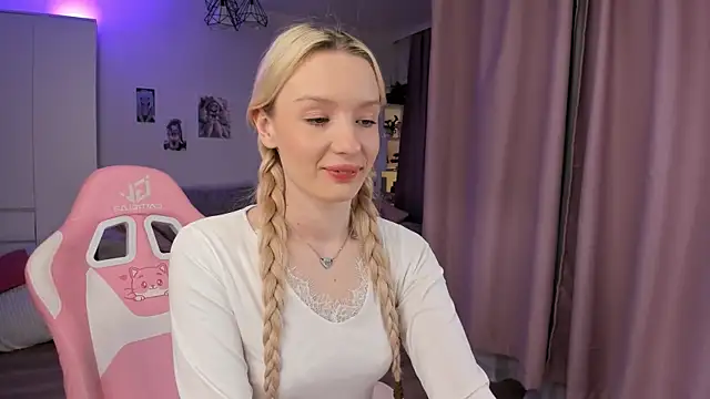 Tiffany Paw online show from 03/25/26, 03:23