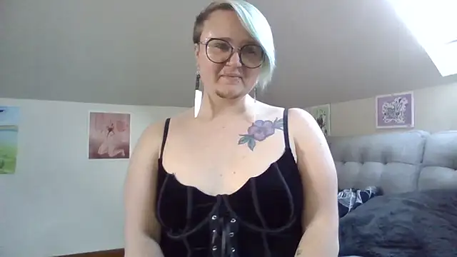 queerlyjaz online show from 11/30/25, 06:45