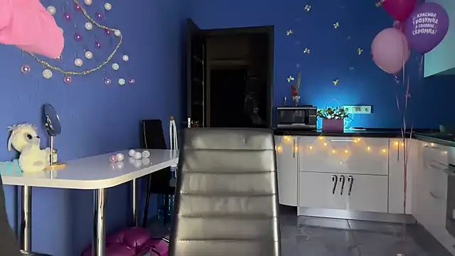 Jolienne online show from 12/18/25, 06:58